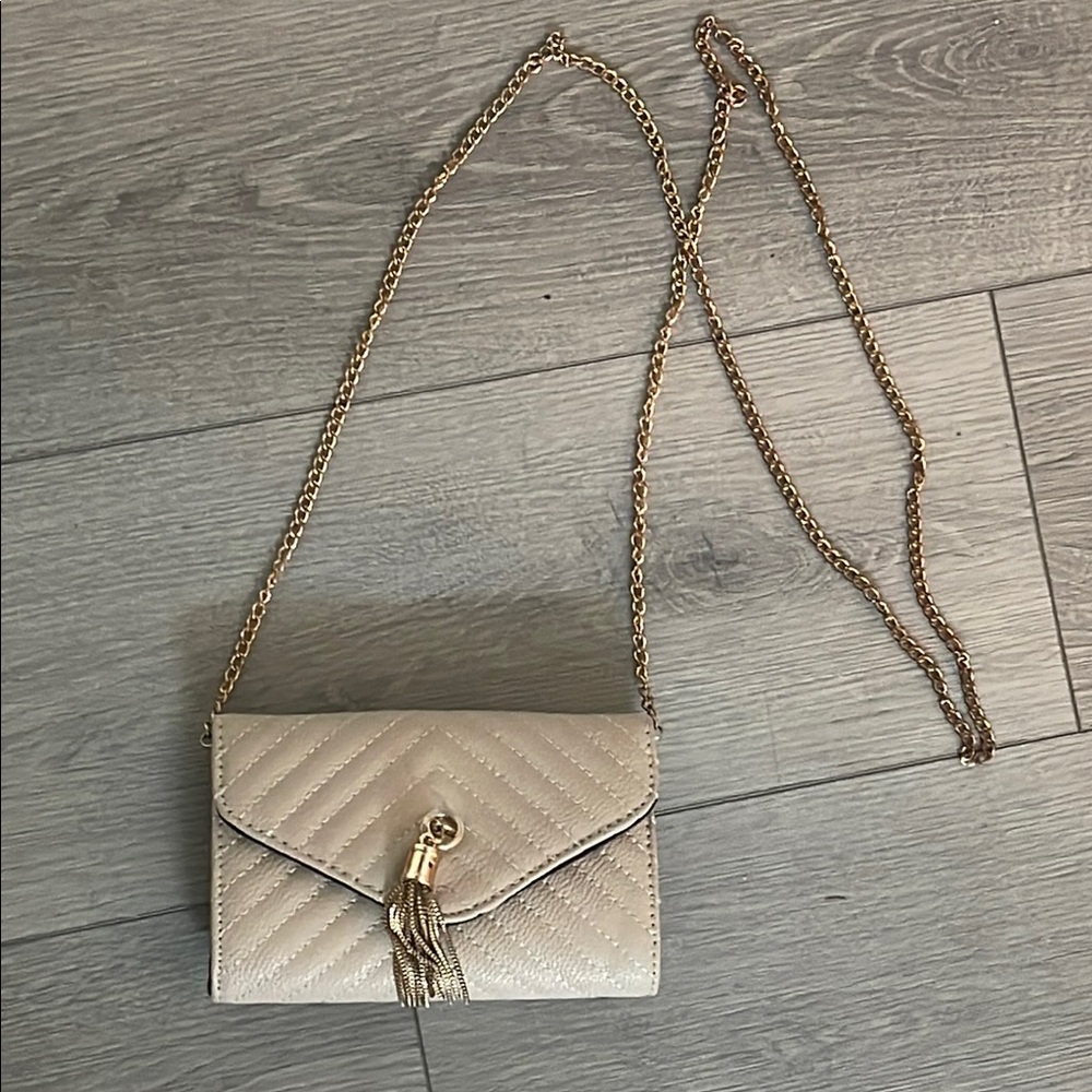 Elegant Cream Quilted Shoulder Bag